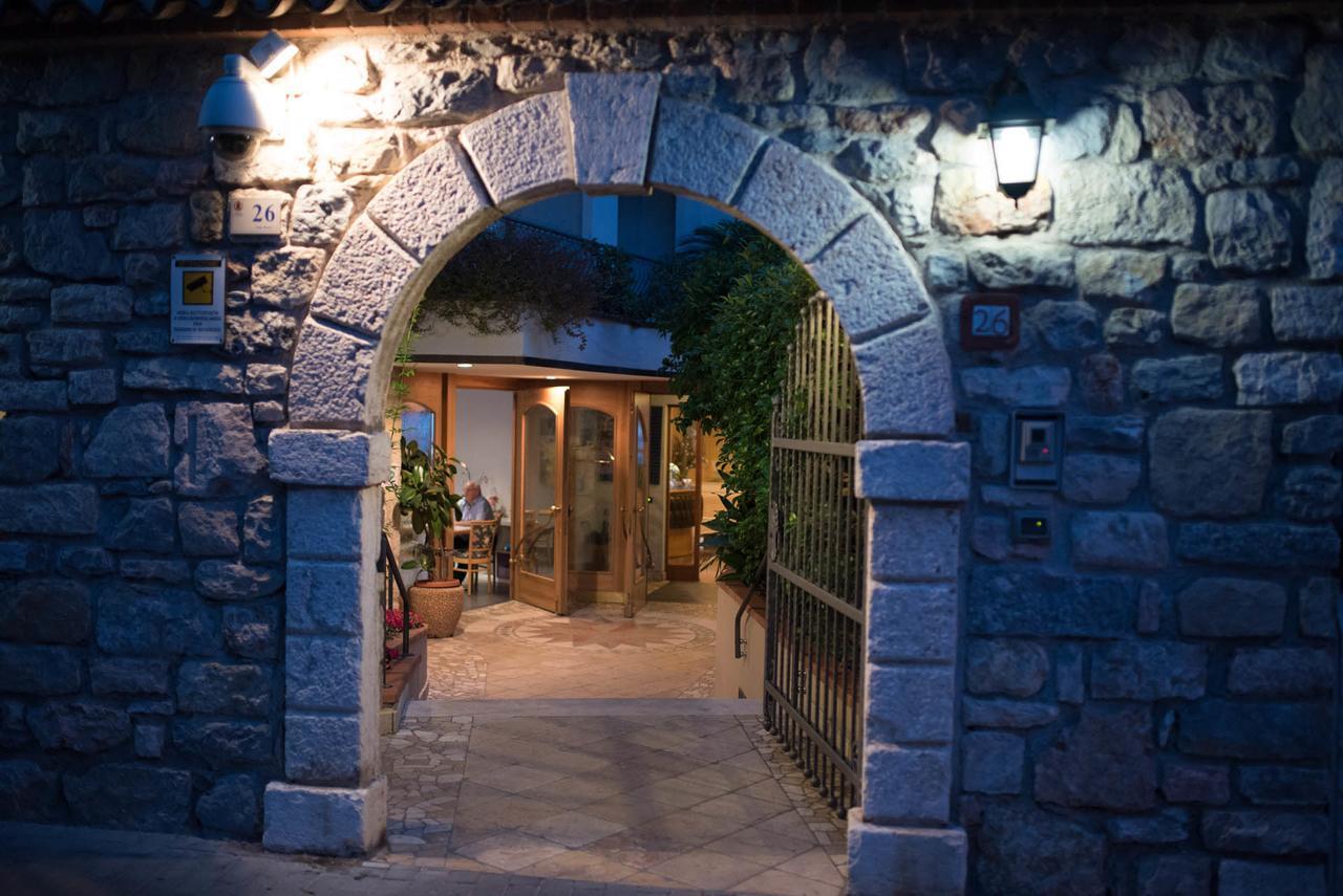 Hotel Venezia Malcesine Luaran gambar
