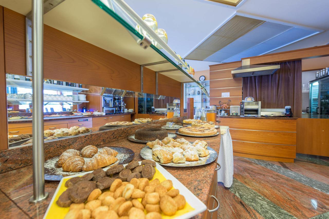 Hotel Venezia Malcesine Luaran gambar